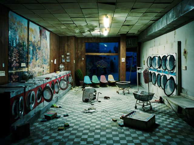 Lori Nix, Laundromat at Night