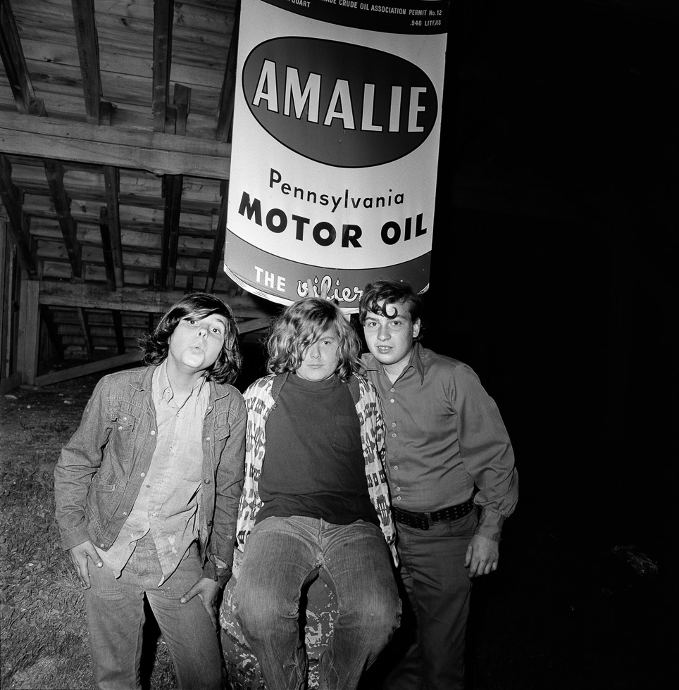 A black and white photograph taken by Henry Horenstein in 1972 at the Thomson Speedway in Thomson, Connecticut in 1972.