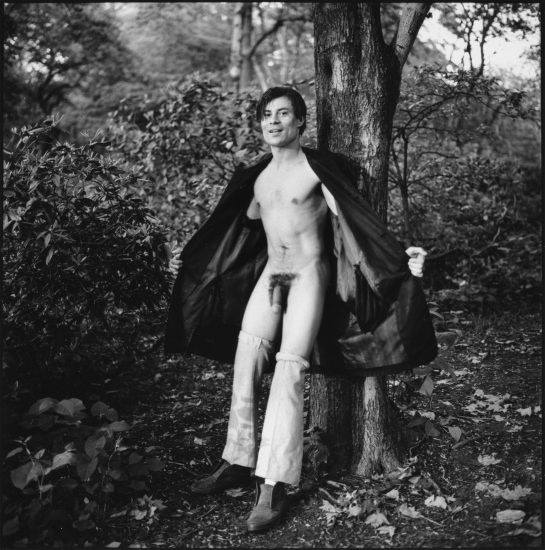 A black and white photograph of a flasher.